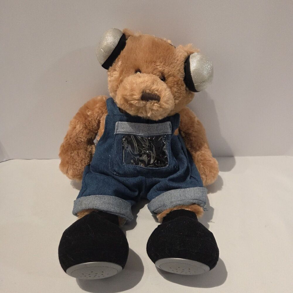 Gund Speaker Bear Plays Music Out Of Sneaker Speakers Aux Cord